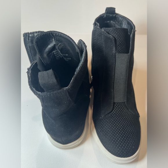 Madden Girl PERRYY Wedge Sneaker Black Size 6.5 Zip - Picture 4 of 7